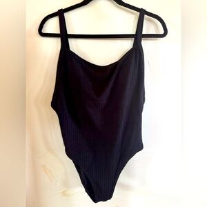 Seafolly Women’s 12 one piece swimsuit black ribbed Vacay travel beach pool date
